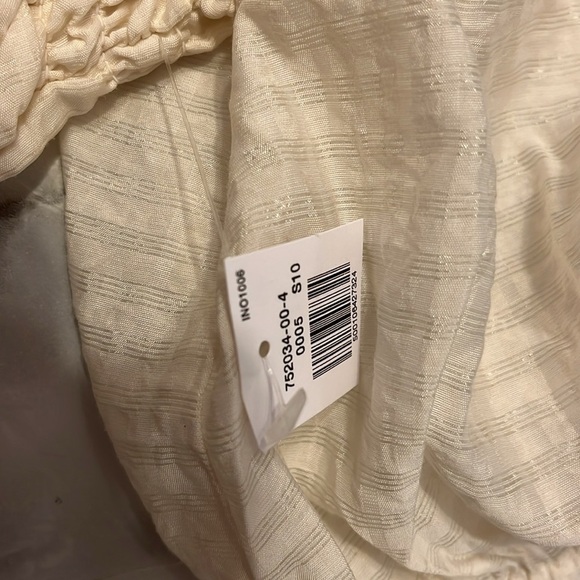 Old Navy Cream Smocked Blouse Size XXL NWT - Picture 6 of 11